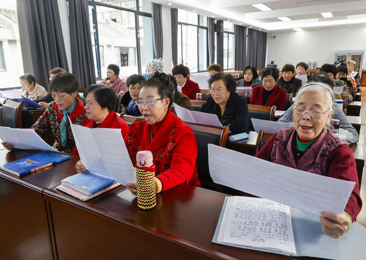 广东省老年大学的蓬勃发展与社会贡献